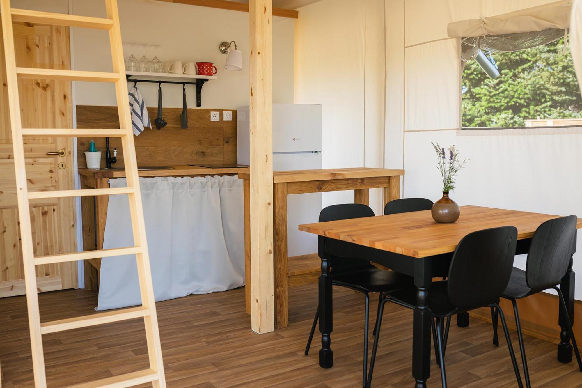 Glamping Kolpa Resort Gradac 외부 사진